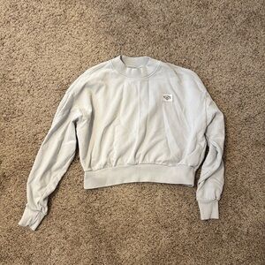 Billabong crop sweater. Size S light grey color
